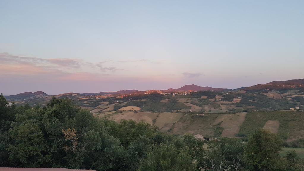 La Locanda Dei Cavalieri Affittacamere Lugagnano Val d'Arda المظهر الخارجي الصورة
